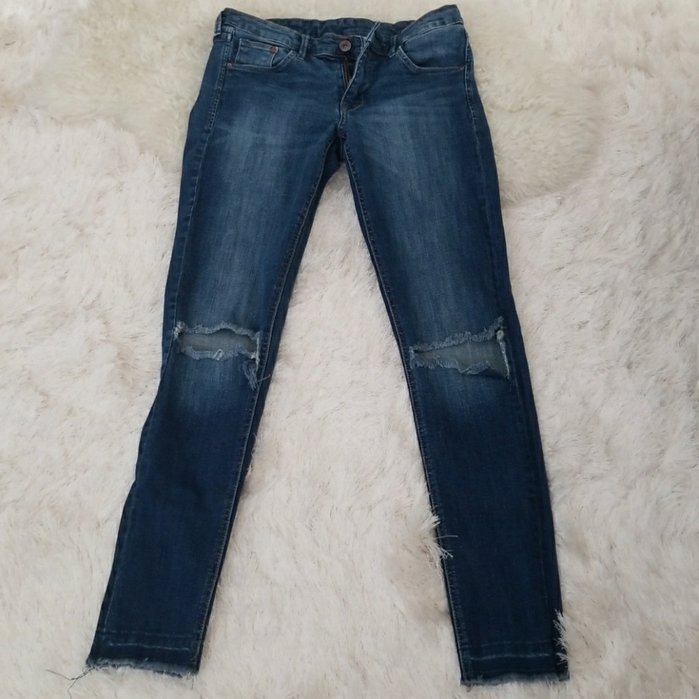 H&M distressed stretch skinny jean(used)